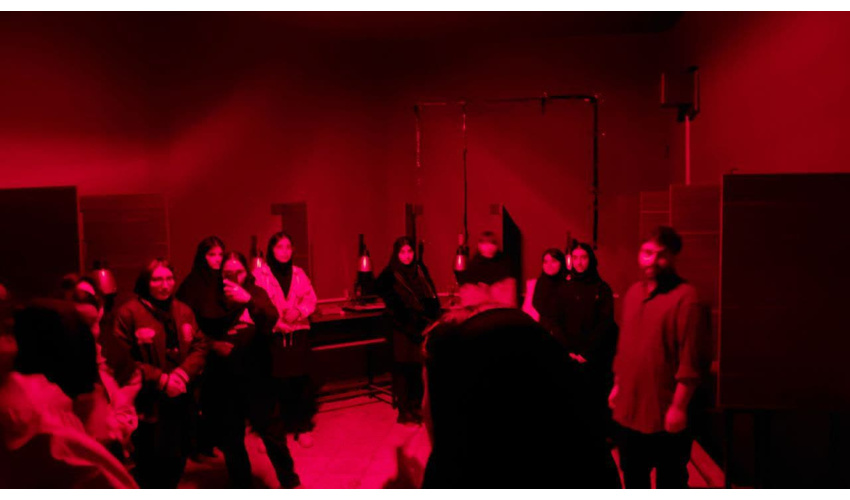 بازدید دانش‌آموزان هنرستان وکیلی ۸